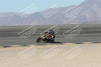 media/Oct-13-2025-Moto Forza (Mon) [[a66d839500]]/3-B Group/Session 2 (Bowl)/